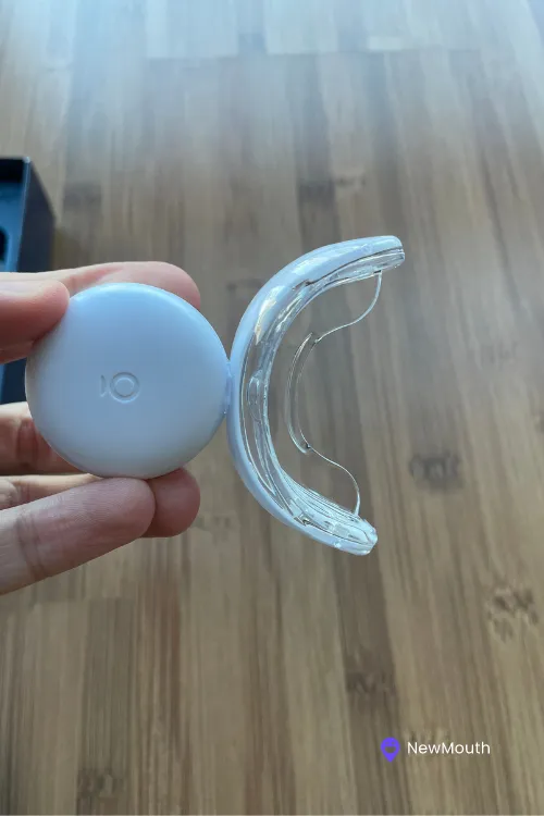 AuraGlow LED Whitening Kit with logo 1