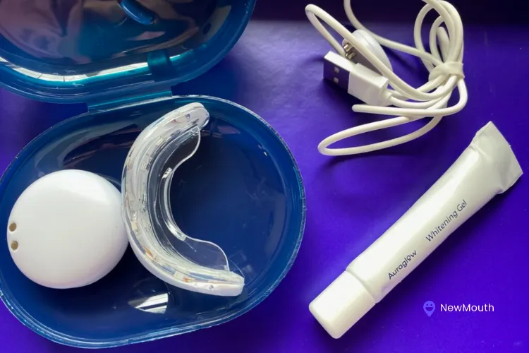 Auraglow whitening kit contents with logo