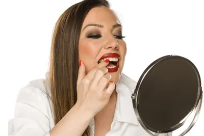 Teeth Staining with Invisalign