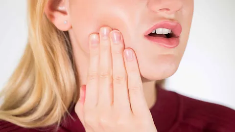 Swollen Jaw Symptoms, Causes, and Treatment