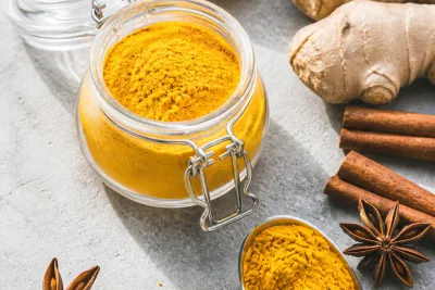 Turmeric Teeth Whitening (What the Science Says)