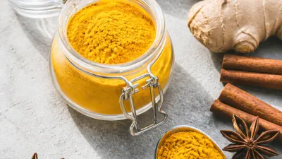 Turmeric Teeth Whitening (What the Science Says)