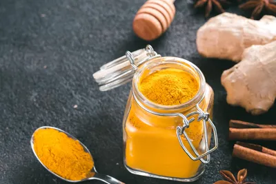 Turmeric Teeth Whitening (What the Science Says)