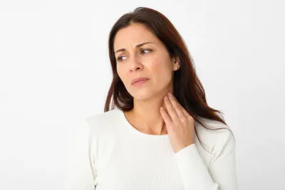 Throat Hurts on One Side When Swallowing: Causes and Relief