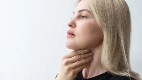 Throat Hurts on One Side When Swallowing: Causes and Relief