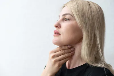 Throat Hurts on One Side When Swallowing: Causes and Relief