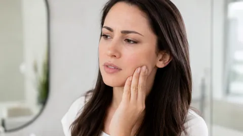 9 Symptoms a Tooth Infection Is Spreading